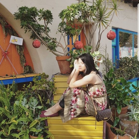 Meet your Posher, Sherry Nichole - Picture 1 of 1